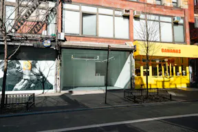 Glass-Fronted Corner Pop-Up Space in Nolita - Image 0