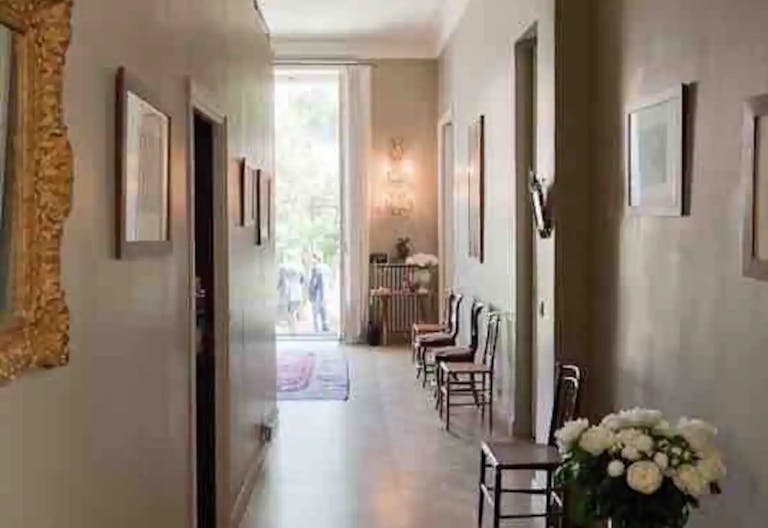 Magnificent Apartment in an 18th-Century Mansion - Image 3