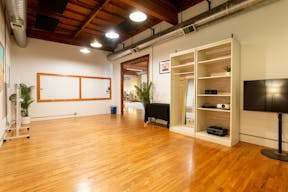 VIP Executive Meeting Room in Silver Lake - Image 3