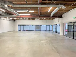 Beautiful Open Store in West Hollywood - Image 17