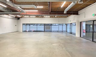 Beautiful Open Store in West Hollywood - Image 17