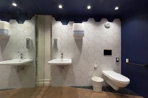 Chic Boutique in Toulouse - Image 6