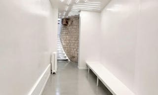 Loft industriel avec verrière zénithale - Image 3