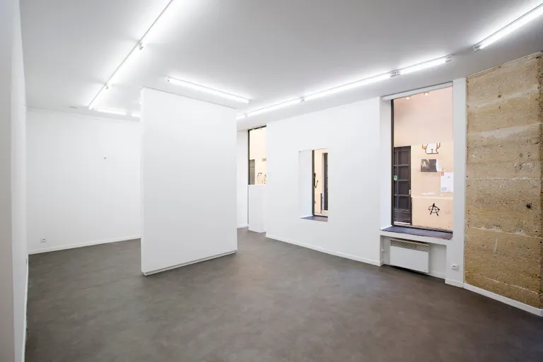 Espace au pied du centre Pompidou - Image 2