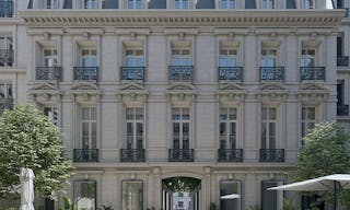 Flagship Store - Triangle d'Or - Availability July 2023 - Image 1