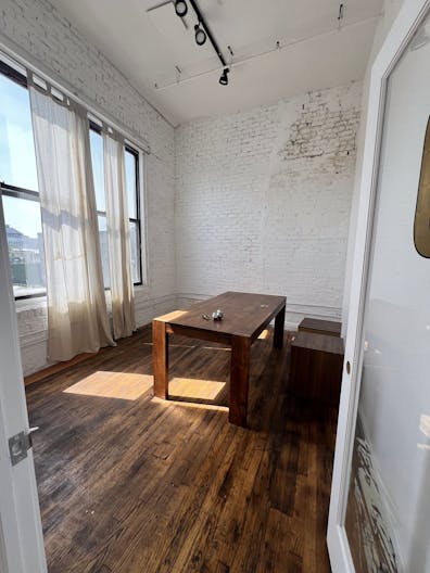 6,143 SQ FT ? PRIME BUSHWICK COMMERCIAL LOFT ? LIGHT FILLED - HIGH CEILINGS TO LEASE - Image 0
