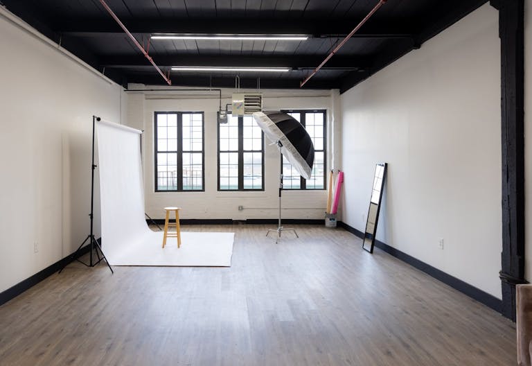Natural light, Photo/ Video Studio - Image 0