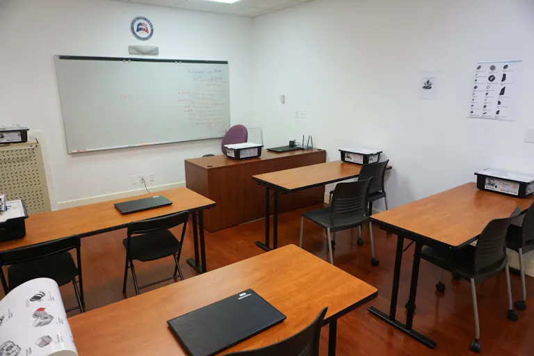 Spacious , quiet and clean room 206 at University of San Jose - Image 2