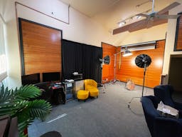 Photo Studio w/ Equipment Included In WeHo - Image 1