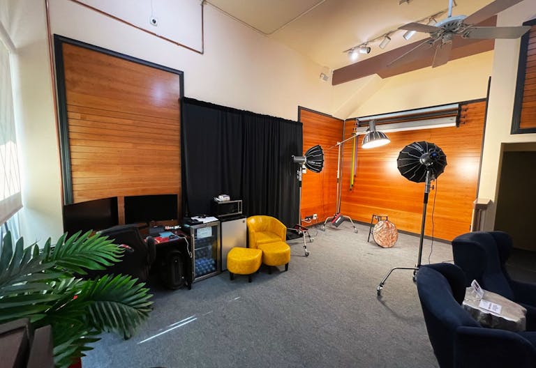 Photo Studio w/ Equipment Included In WeHo - Image 1