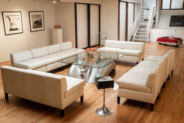 Stunning Mezzanine Lounge Overlooking Classic Car Showroom - Image 2