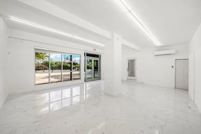 SHOWROOM GALLERY IN WYNWOOD/MIDTOWN - Image 3
