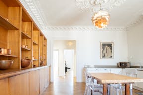 Place des Vosges Fashion Showroom - Image 5