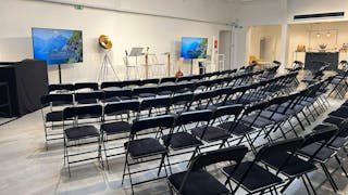 Superb Creative Space in Le Marais - Image 1