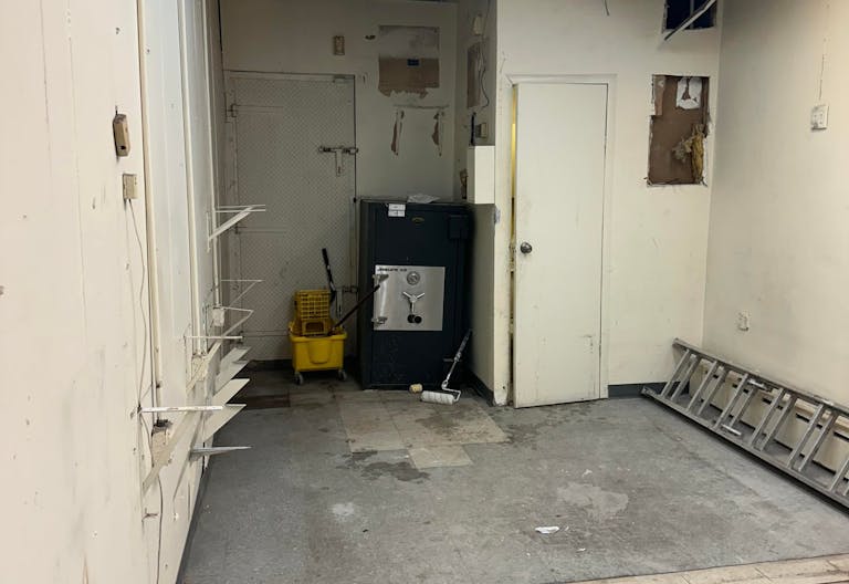 Storefront for rent in East NY, Brooklyn - Image 4