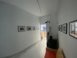 Sophisticated Boutique in the 9th district - Image 18