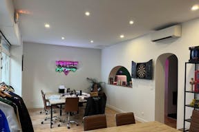 Loft créatif avec studio podcast & terrasse 100m² – Bordeaux Chartrons - Image 1