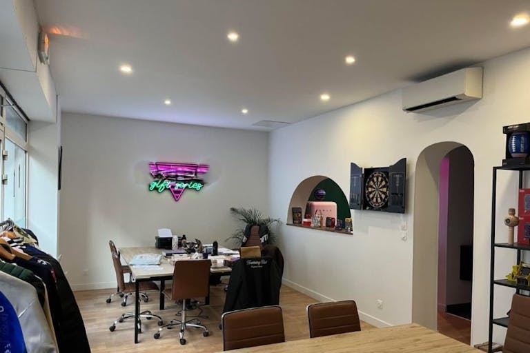 Loft créatif avec studio podcast & terrasse 100m² – Bordeaux Chartrons - Image 1