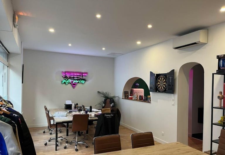 Loft créatif avec studio podcast & terrasse 100m² – Bordeaux Chartrons - Image 1