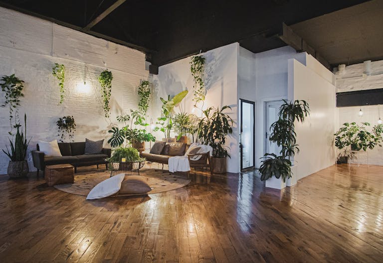Sunny Plant Filled Dumbo Restored Warehouse // Perfect for Photo shoots/Dinner Parties/Events - Image 3