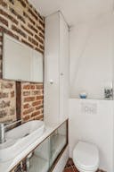 Contemporary Showroom in Le Marais - Image 15