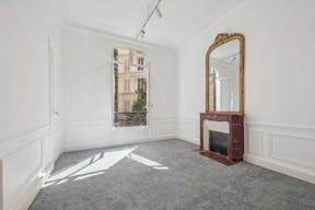 Beautiful Haussmannien Showroom Fashion Week - Image 6