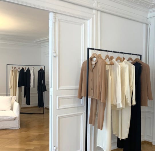 Place Des Vosges Showroom - Image 0