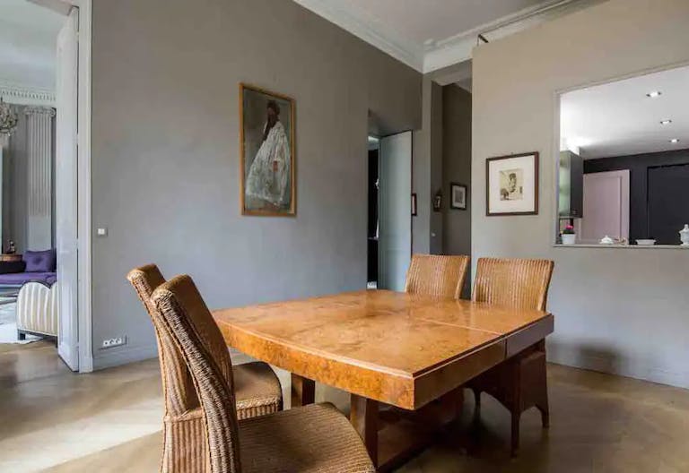 Magnificent Apartment in an 18th-Century Mansion - Image 4