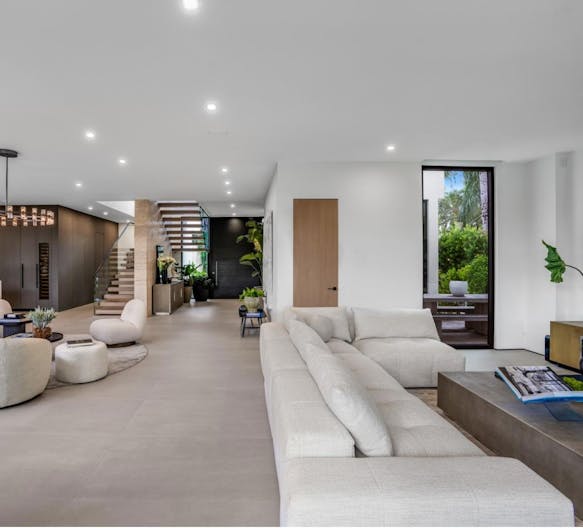 Living with the Nature at the most Luxury Style in Miami Beach - Image 3