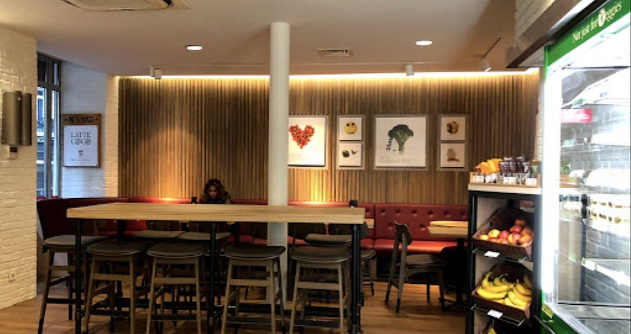 Prime Location Boutique Triangle d'Or -  Rue Marbeuf - Image 2