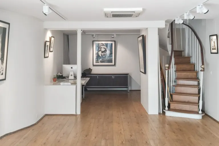 Art Gallery in Saint-Germain-des-Pr�s - Image 1