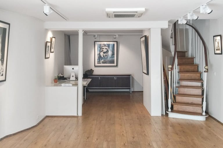 Art Gallery in Saint-Germain-des-Pr�s - Image 1