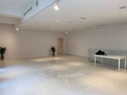 400m2 Showroom - Image 18