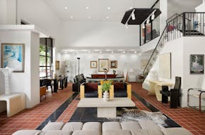 Two-Story, 3000 sqft, Large, Bright & Airy Art Gallery & Collectible Vintage Design Gallery in Brooklyn - Image 4