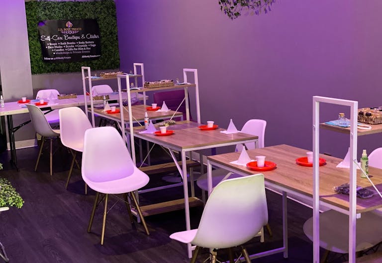 Luxurious Urban Atelier - Image 2