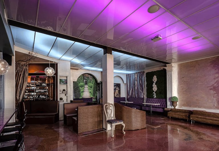 Unique Multi-themed space in a Historical Pasadena building - Image 0