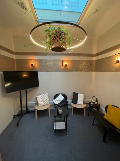 Salle multi-fonction avec sc�ne - Image 3