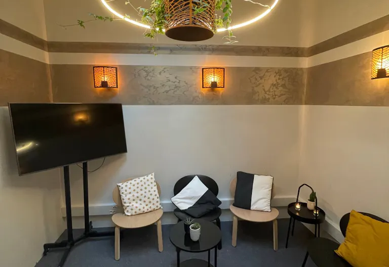 Salle multi-fonction avec sc�ne - Image 3