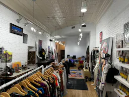 Large Beautiful Store Front with fixtures, a stage and audio/video access , 1500 sf , fitting rooms and a bathroom - Image 6