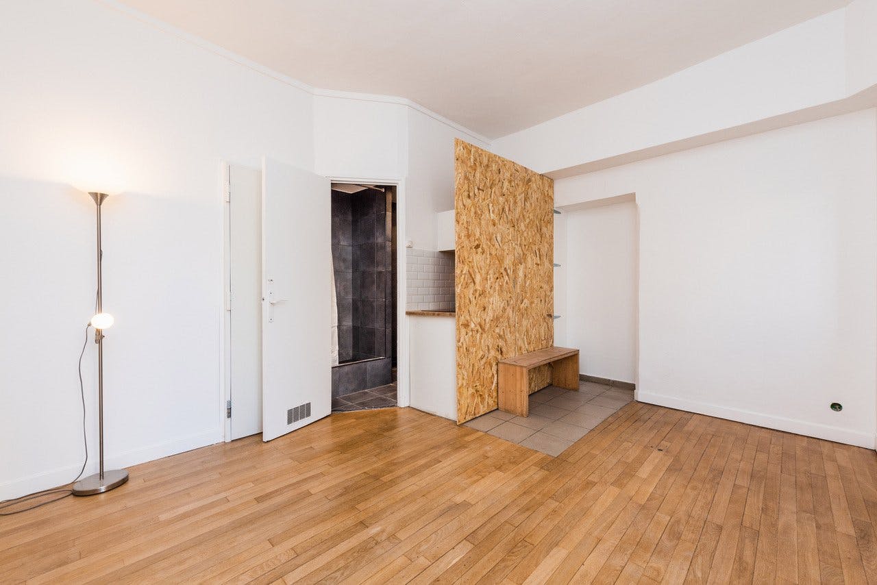 Compact Showroom in the Upper Marais, Paris