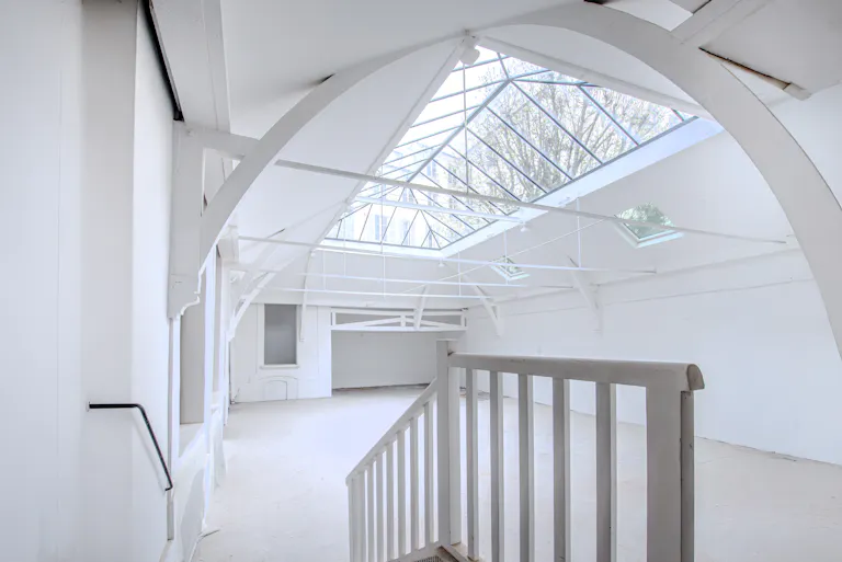 Une galérie idéale pour showroom / Fitting / Pop Up store / Galerie d'Art et défilé  - Image 1
