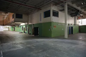 Spacious Warehouse in Brooklyn - Image 2