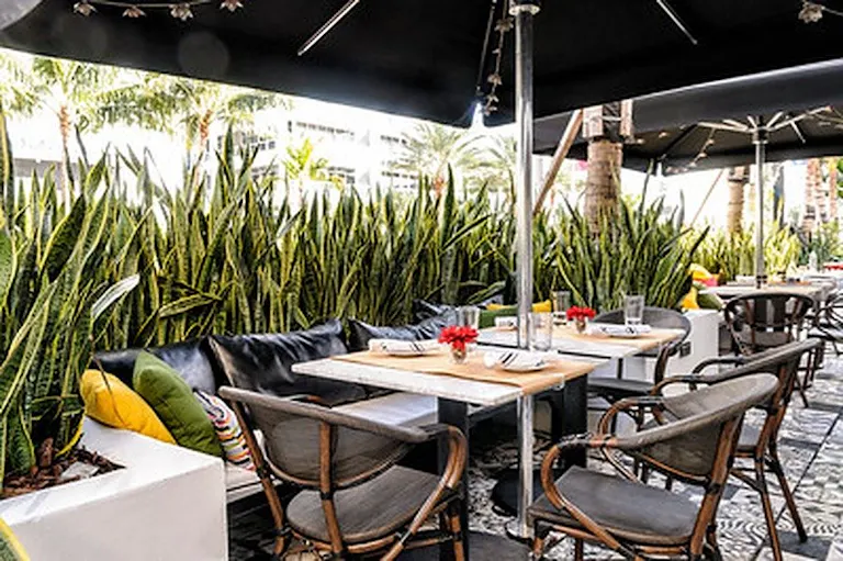 South beach Tavern space - Image 0