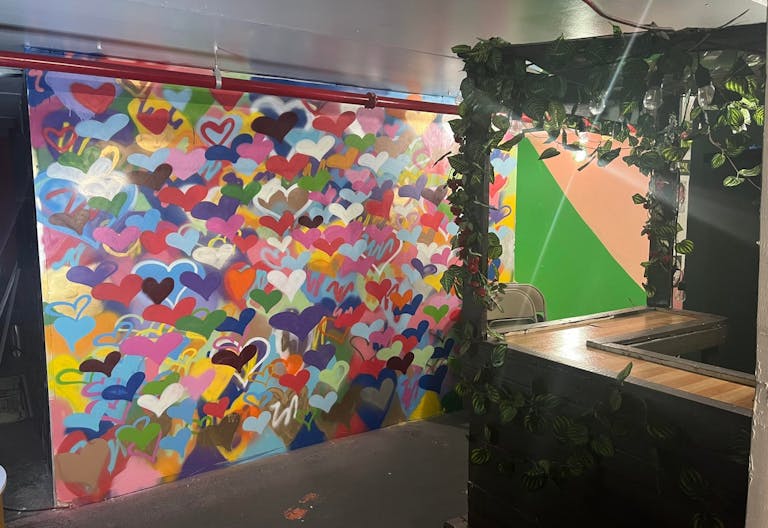 Space with its own photography studio, film production room, an upcoming recording studio - Image 4