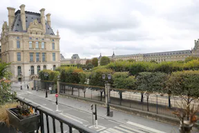 Superb Showroom Rue de Rivoli - Image 0