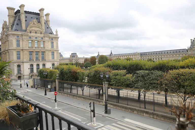 Superb Showroom Rue de Rivoli - Image 0