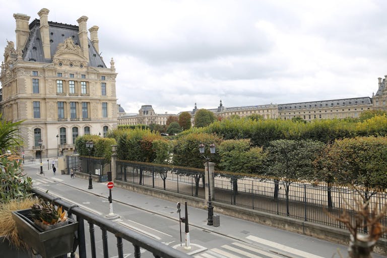 Superb Showroom Rue de Rivoli - Image 0