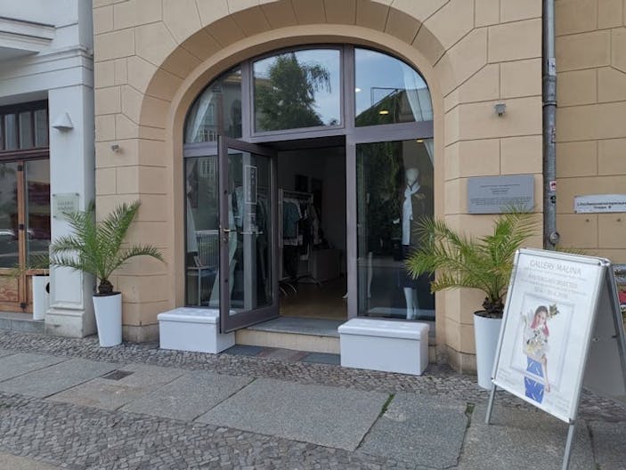 GALLERY MALINA - Image 0