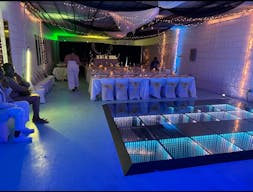 Vibrant Photo Studio in West Vegas - Image 9