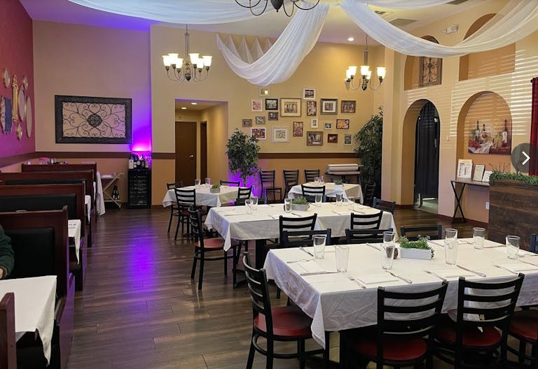 Elegant Restaurant Dining Space with TV's and Full Bar - Image 0